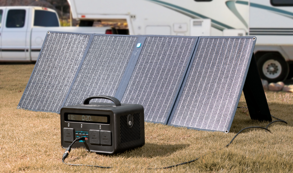 防災アイテムとしてもおすすめ】太陽光を用いた充電器、ソーラー